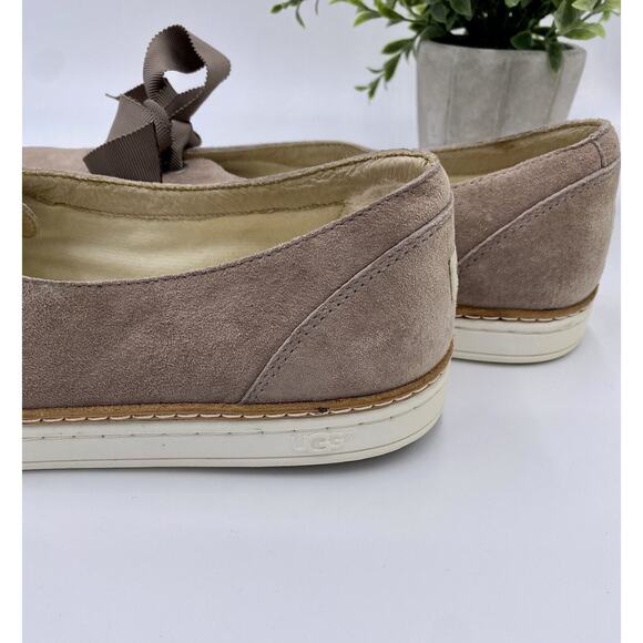 UGG Women's Tan Carilyn Demitasse Slip On Lace Up Ribbon Shoe Sz 11 S/N 1013356 - Picture 8 of 12